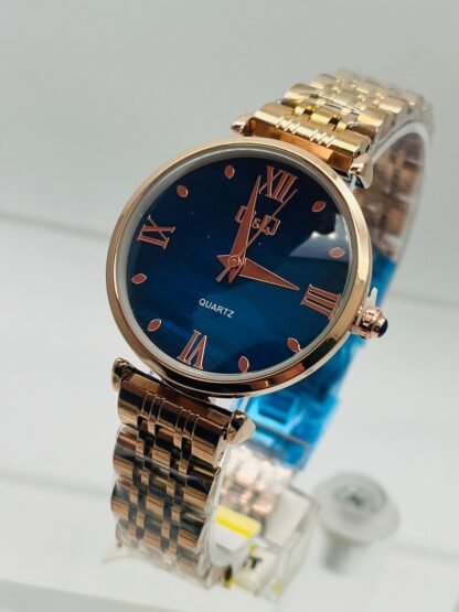 Reloj Q & Q Números Romanos para Dama - Imagen 2