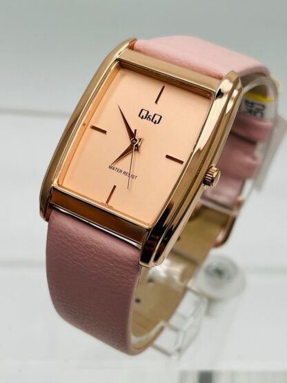 Reloj Q & Q Cuadrado Dama Pulso en Cuero